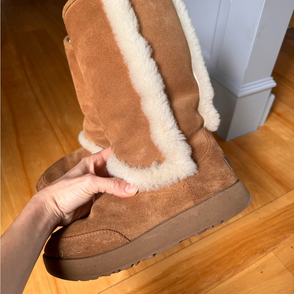 UGG SUNDANCE WATERPROOF SHEARLING TALL BOOT CHESTNUT 6.5 - Picture 13 of 13